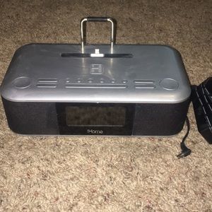 iHome iD95 docking system